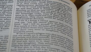 Jak rozpocząć mail po angielsku — przykładowe zwroty i formalności