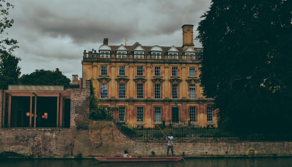 Przykłady maila formalnego po angielsku — profesjonalna korespondencja bez błędów